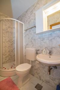 Apartment and Rooms Ruza