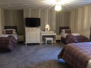 Superior Suite room in The Eagles Hotel