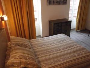 Hotels Theatre Hotel Chambery : photos des chambres