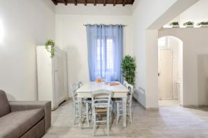 Santa Croce Cathedral by Mmega