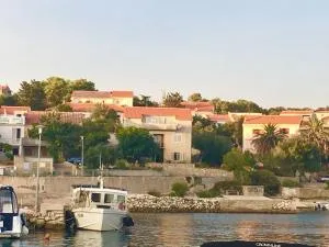 Apartments Suzana - Jakišnica