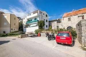 Apartments Tolj - 德朗西斯