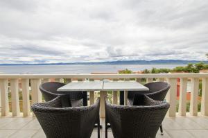 Apartment and Rooms Mate