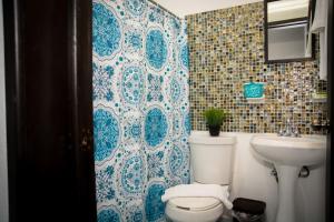 Vacation Rental - Upper Floor Room at Casa Cocoa