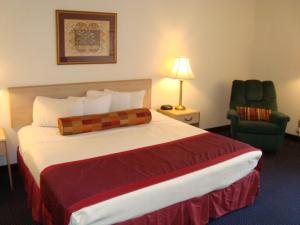 Standard King Room room in Hotel Pigeon Forge