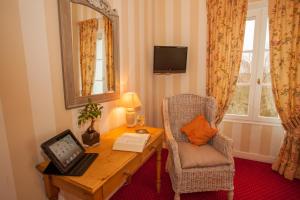 Hotels Logis Le Fleuray : photos des chambres