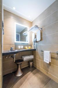 Hotels Hotel Le Saint Paul : photos des chambres