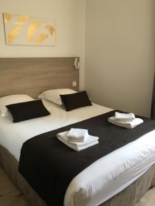 Hotels Hotel Le Biarritz - Vichy : photos des chambres