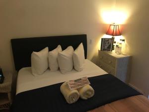 Room with Private Bathroom 11B - Men Only room in New Orleans House - Gay Male-Only Guesthouse