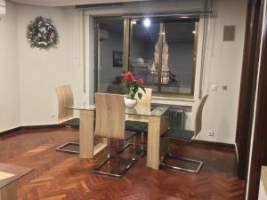 Apartamentos Azafranal-PARKING GRATIS-