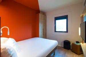 Triple Room room in ibis budget Stein Maastricht