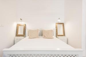 Rose Trees Apartment