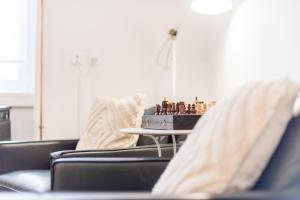 Rose Trees Apartment