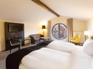 Deluxe Double Room room in DORMERO Hotel Altes Kaufhaus