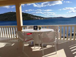 Beach Apartments Rogoznica