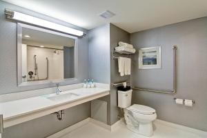 Holiday Inn Express & Suites Oshawa Downtown - Toronto Area by IHG