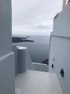 Pearl on the Cliff Hotel & Suites Santorini Greece