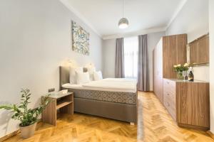 Spacious And Bright Apartment Dusni 13