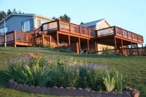 Sawin' Logs Inn - Belle Creek