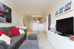 Vista al Faro el Poris