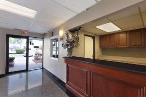 Super 8 by Wyndham BridgeviewChicago Area