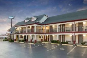 Travelodge Inn & Suites by Wyndham Norman - 肖尼