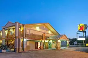 拉马克速8汽车旅馆 - 加尔维斯敦