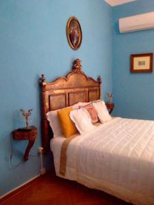 Deluxe Double or Twin Room with Balcony room in Napoli Retro