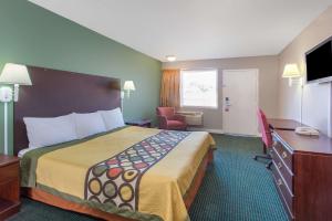 Super 8 by Wyndham DurhamUniversity Area NC