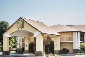 拉沃尼亚速8汽车旅馆 - 塞尼卡