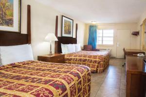 Deluxe Double Room with Two Double Beds - Non-Smoking room in Knights Inn Orlando