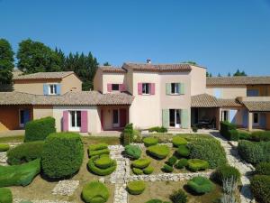 Talu Semi-detached villa with dishwasher, close to the village Saint-Trinit Prantsusmaa