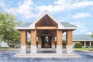 Super 8 by Wyndham Davenport - 2hvězdičkové hotely ve městě Davenport