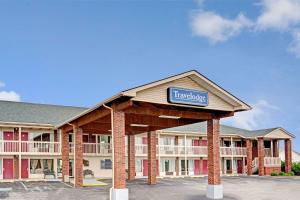 Travelodge by Wyndham Sellersburg