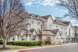 Hawthorn Suites by Wyndham Louisville North, Hotels - Jeffersonville