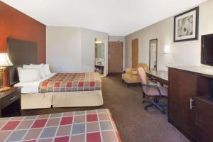 Double Room with Two Double Beds - Non-Smoking room in Travelodge by Wyndham Romulus Detroit Airport