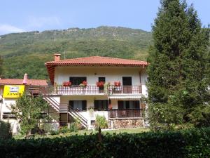 Chalet and Apartment Žonir with SAUNA 