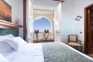 Double or Twin Room with Sea View room in Villa Pane Resort