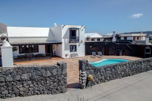 casa los veroles lanzarote