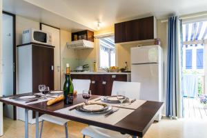 Campings Bungalow Vacances : photos des chambres