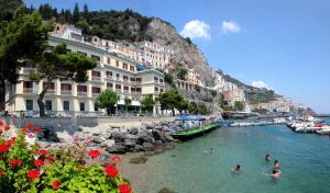 La Bussola hotel, 
Amalfi, Italy.
The photo picture quality can be
variable. We apologize if the
quality is of an unacceptable
level.