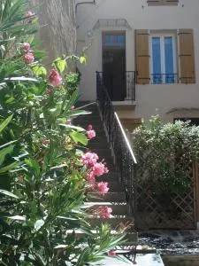 Comfortable Gite (3) in attractive Languedoc village - Laurens