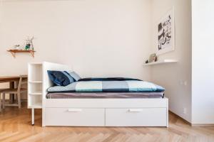 Trendy Local Apartment