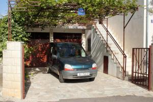 Apartments with a parking space Orebic Peljesac 4532