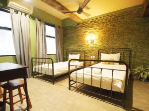 Phòng 2 Giường Đơn Với Phòng Tắm Riêng (Twin Room with Private Bathroom)