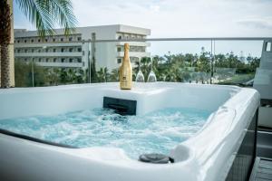 Nissi Golden Sands Paradi