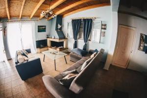 Villa Galanis by the sea