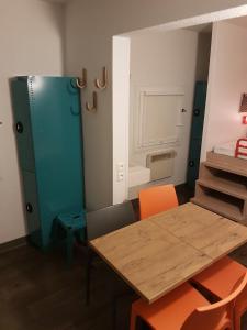 Hotels hotelF1 Lyon Saint Priest : photos des chambres