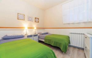 Apartments with a parking space Rijeka 14403