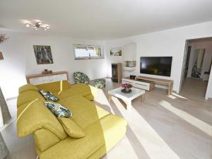 Haus Kap Arkona in Sellin - Fewo 02 mit Kamin und Terrasse